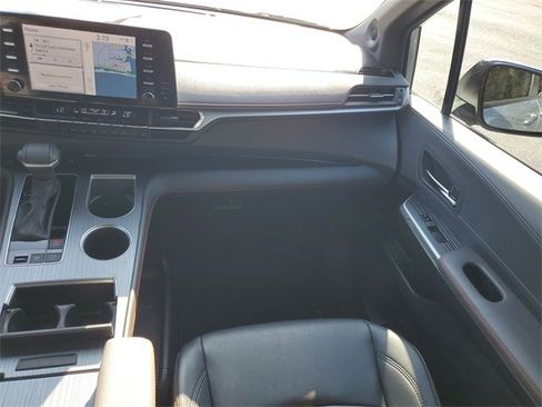 Used 2024 Toyota Sienna XSE image 20