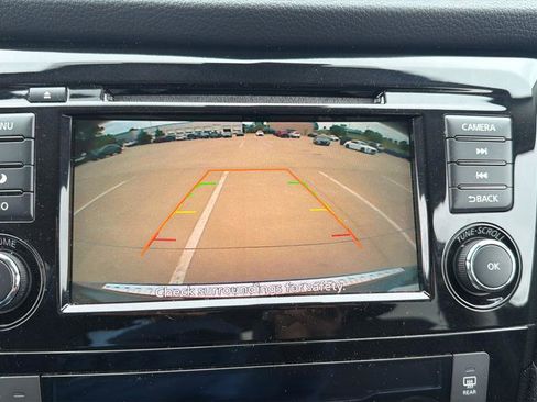 Used 2020 Nissan Rogue SV FWD image 20
