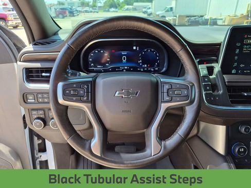 Used 2023 Chevrolet Suburban Z71 w/ Luxury Package AWD/4WD image 15
