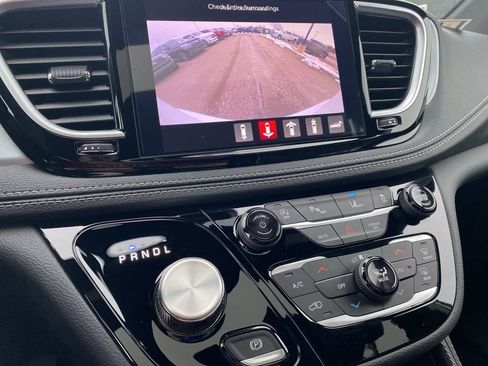 New 2026 Chrysler Pacifica Limited w/ S Appearance Package image 39