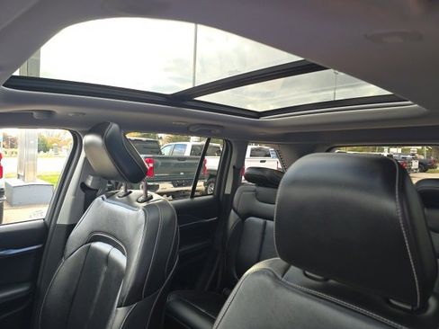 Used 2022 Jeep Grand Cherokee Limited image 18