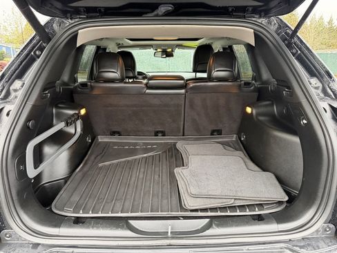 Used 2017 Jeep Cherokee Trailhawk image 11