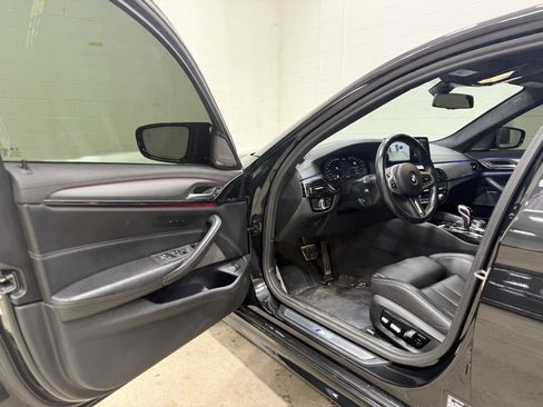 Used 2023 BMW M5 image 27