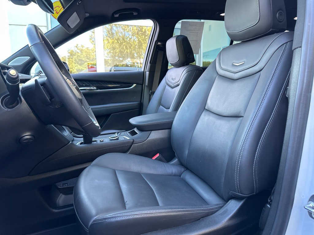 Used 2025 Cadillac XT6 Premium Luxury w/ LPO, Floor Liner Package AWD/4WD image 49