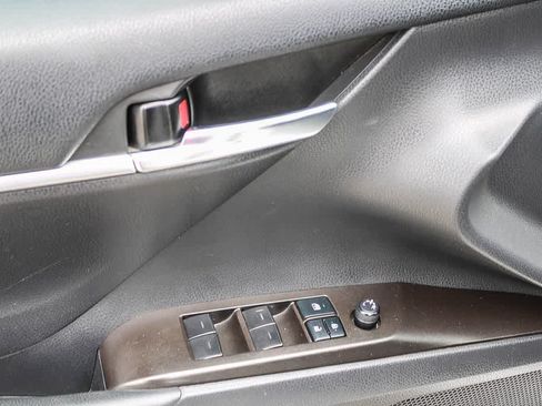 Used 2022 Toyota Camry LE FWD image 14