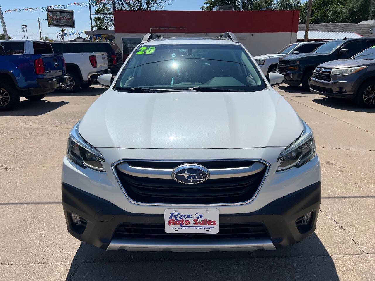 Used 2020 Subaru Outback Limited AWD/4WD image 3