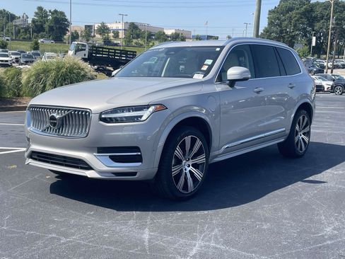 Certified 2024 Volvo XC90 T8 Ultimate w/ Protection Package Premier AWD/4WD image 3