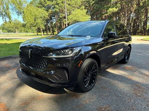 Certified 2025 Lincoln Aviator Reserve w/ Luxury Package AWD/4WD image 7