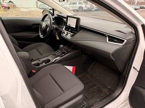 Used 2025 Toyota Corolla LE image 15