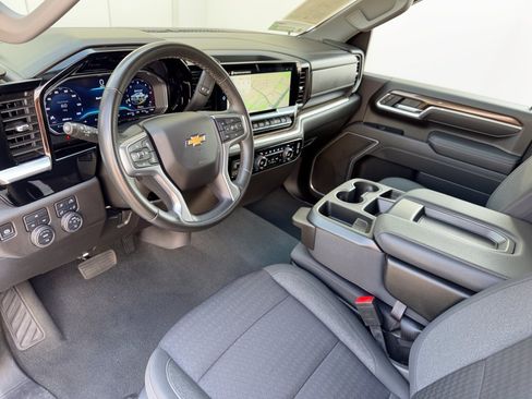 Certified 2025 Chevrolet Silverado 3500 LT w/ Safety Package AWD/4WD image 4