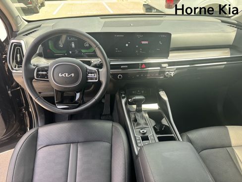 Certified 2024 Kia Sorento S w/ Panoramic Sunroof Package FWD image 15