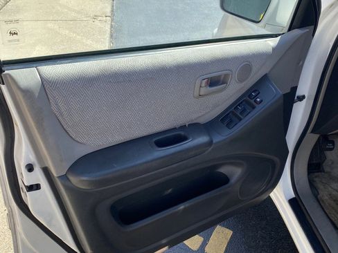 Used 2003 Toyota Highlander 2WD V6 image 16