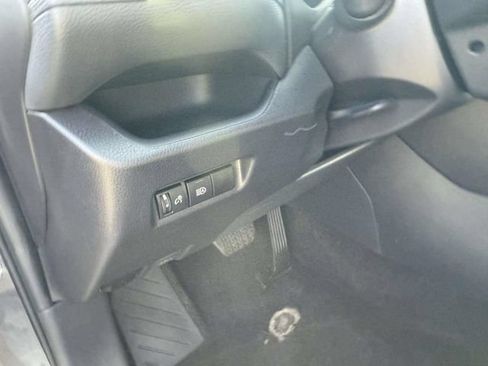Used 2025 Toyota RAV4 XLE AWD/4WD image 20