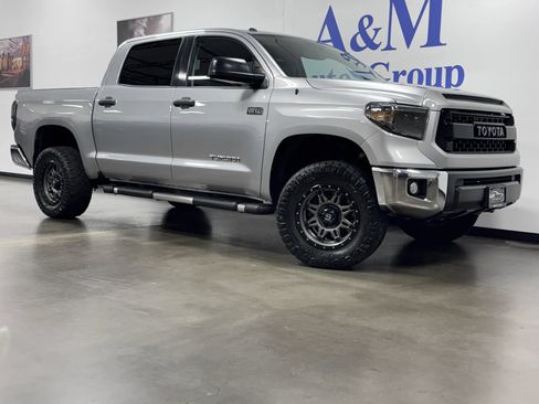 Used 2016 Toyota Tundra SR5 w/ SR5 Upgrade Package AWD/4WD image 2