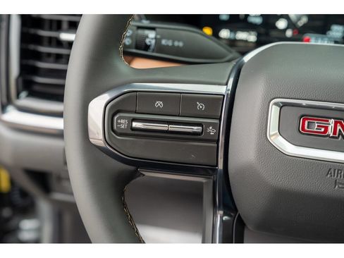 New 2026 GMC Canyon AT4 AWD/4WD image 18