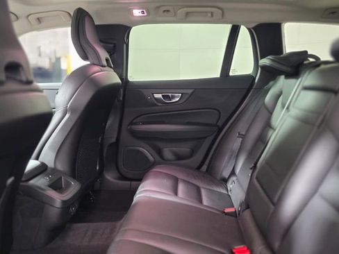Used 2021 Volvo V60 T5 Cross Country w/ Climate Package AWD/4WD image 25