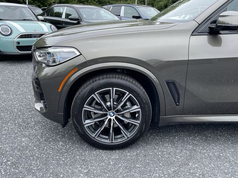 Used 2022 BMW X5 xDrive40i w/ M Sport Package AWD/4WD image 5