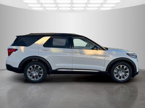 New 2026 Ford Explorer Platinum image 3
