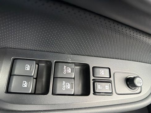 Used 2017 Subaru Outback 3.6R Limited image 44