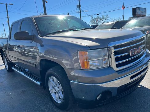 Used 2012 GMC Sierra 1500 SLE w/ SLE Preferred Package RWD image 4