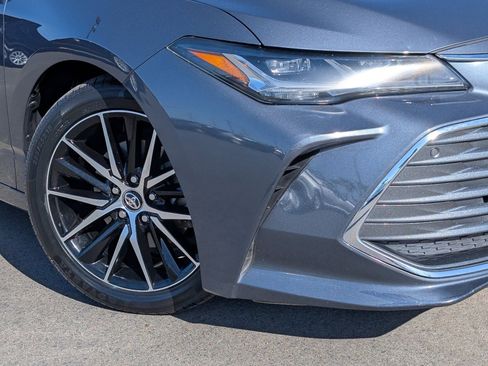Used 2019 Toyota Avalon Limited image 10