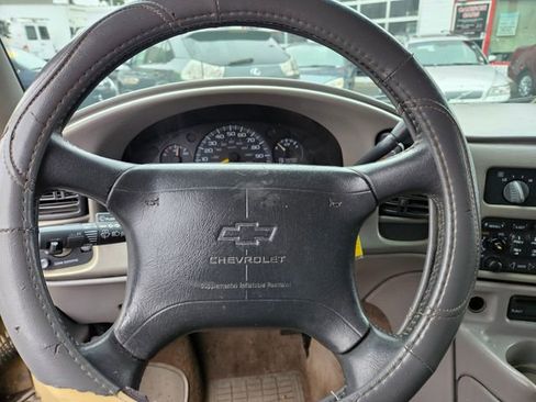 Used 1997 Chevrolet Astro AWD Passenger image 11