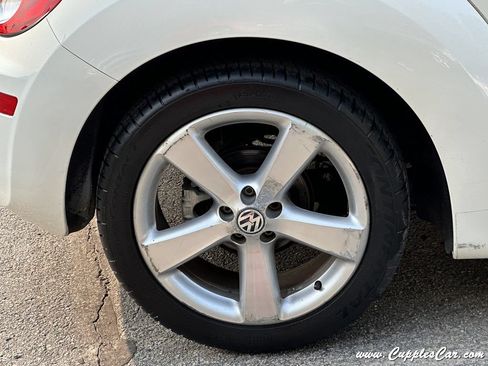 Used 2007 Volkswagen Beetle Triple White Edition FWD image 38