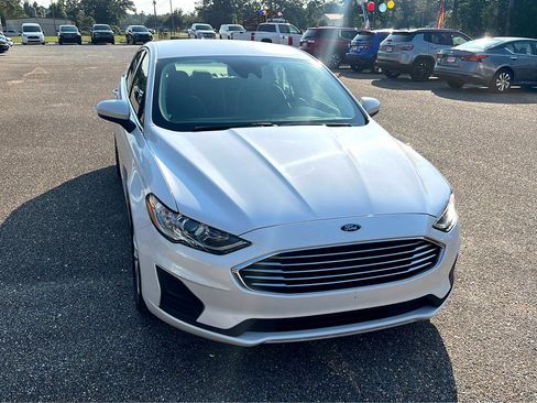 Used 2020 Ford Fusion SE image 3