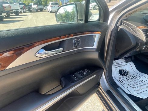 Used 2016 Lincoln MKZ w/ Equipment Group 300A Reserve image 10