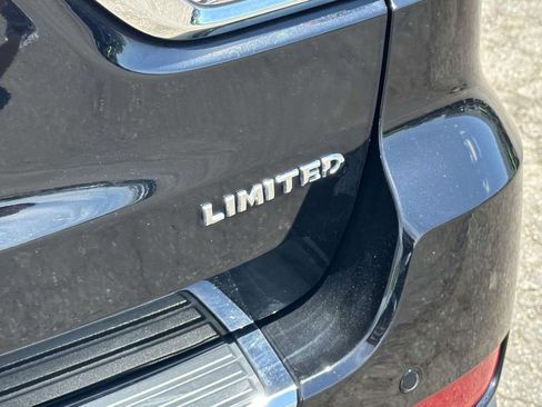 Used 2021 Jeep Grand Cherokee Limited AWD/4WD image 11