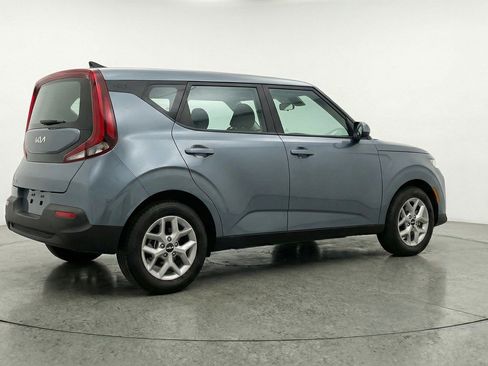 Used 2025 Kia Soul LX w/ LX Technology Package FWD image 9
