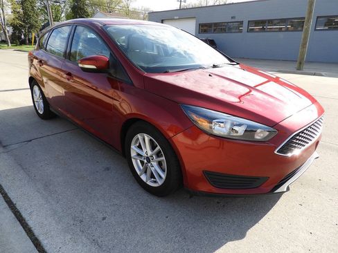 Used 2016 Ford Focus SE FWD image 12