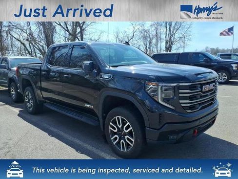 Used 2025 GMC Sierra 1500 AT4 w/ AT4 Premium Package image 2