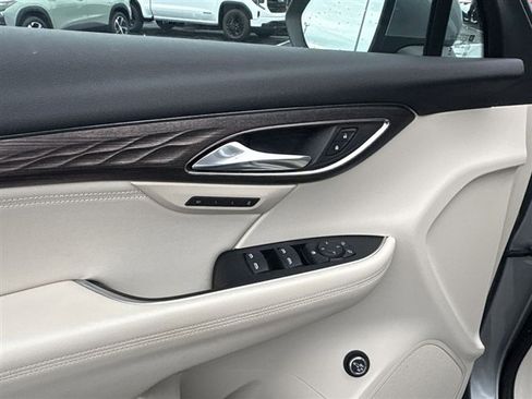 Used 2023 Buick Envision Avenir FWD image 23