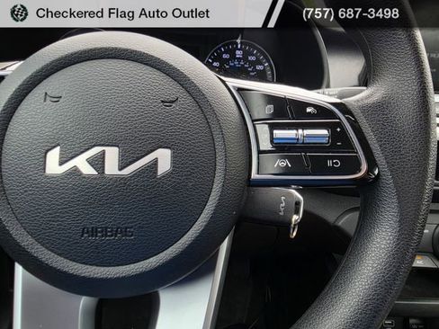Used 2022 Kia Forte LXS FWD image 13