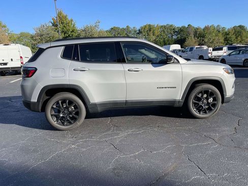 New 2026 Jeep Compass Latitude image 10