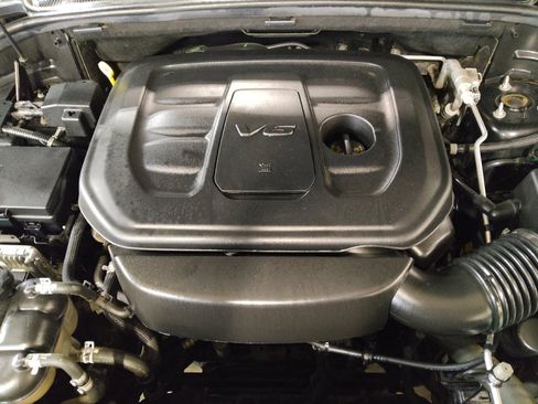 Used 2019 Jeep Grand Cherokee Laredo RWD image 30
