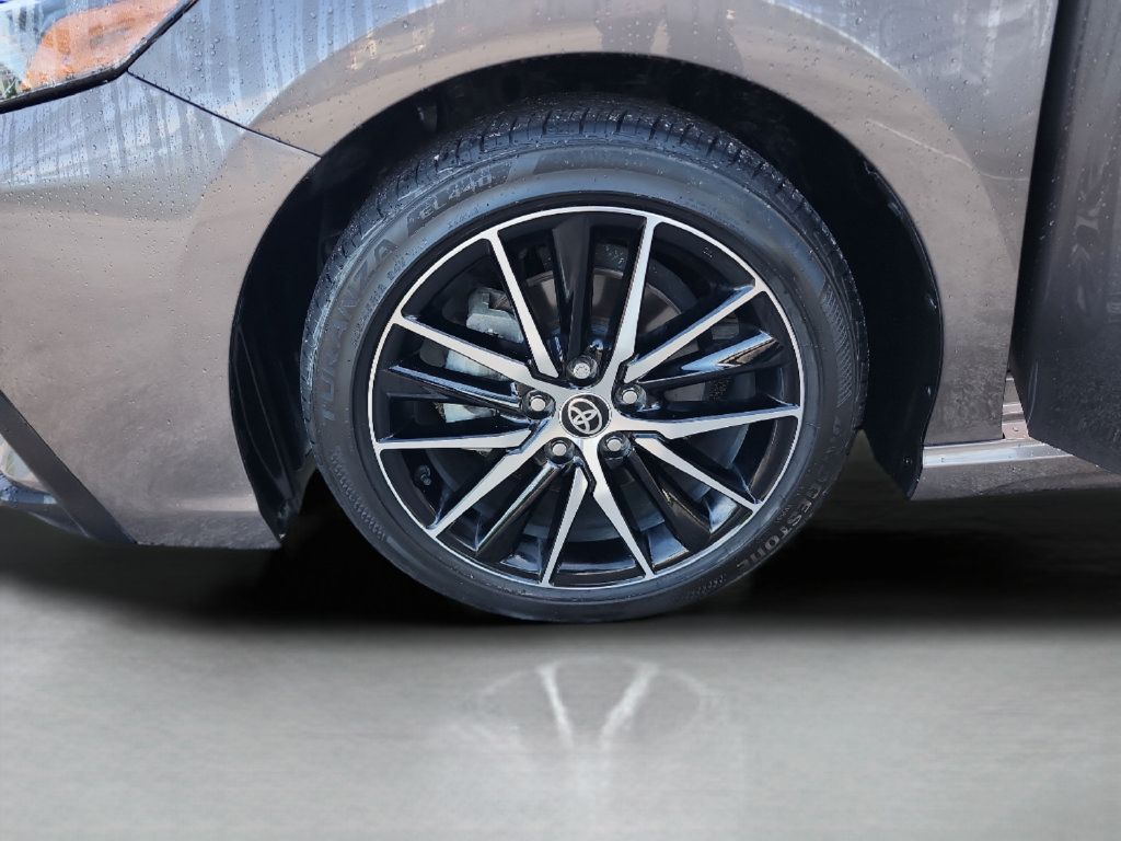 Used 2024 Toyota Camry SE w/ Convenience Package FWD image 35