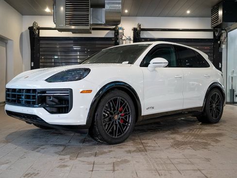 New 2026 Porsche Cayenne GTS image 1