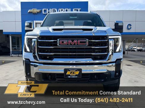 Certified 2024 GMC Sierra 2500 SLT image 2