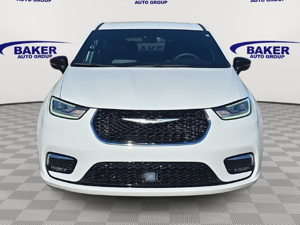 Used 2025 Chrysler Pacifica Select FWD image 9