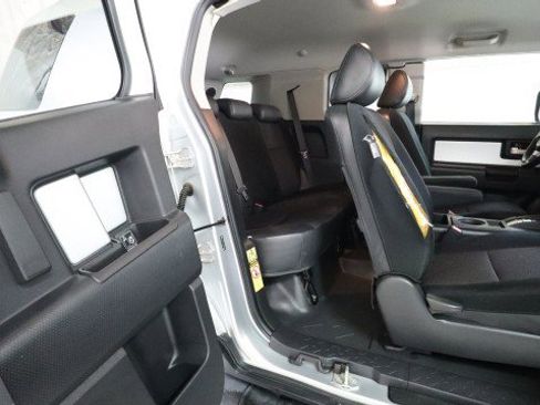 Used 2007 Toyota FJ Cruiser 4WD image 11