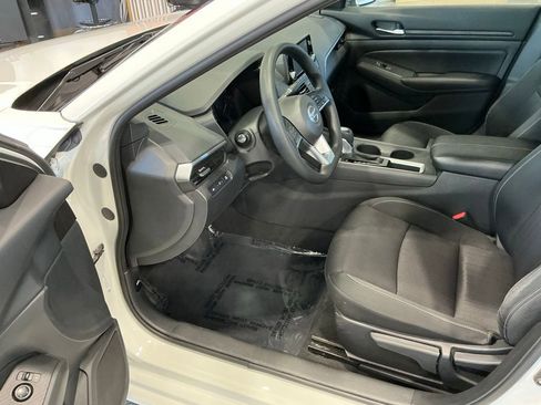 Used 2022 Nissan Altima 2.5 S image 3