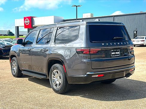 Used 2022 Jeep Wagoneer Series I RWD image 6