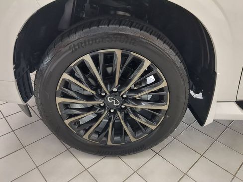 Used 2026 INFINITI QX80 Autograph w/ Premium Cargo Package AWD/4WD image 8