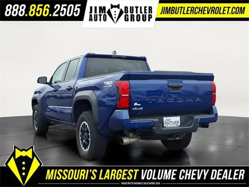 Used 2024 Toyota Tacoma TRD Sport image 2