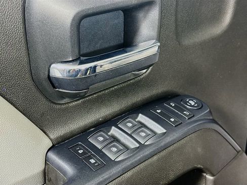 Used 2018 Chevrolet Silverado 1500 Custom w/ Custom Value Package image 19