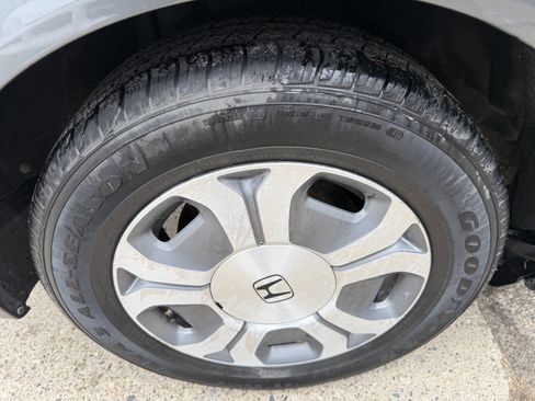 Used 2012 Honda Civic Hybrid Sedan image 23