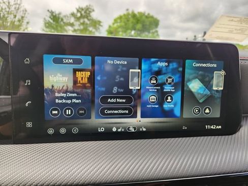 New 2026 Nissan Kicks SR FWD image 19