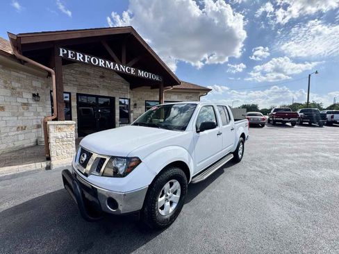 Used 2010 Nissan Frontier SE RWD image 1